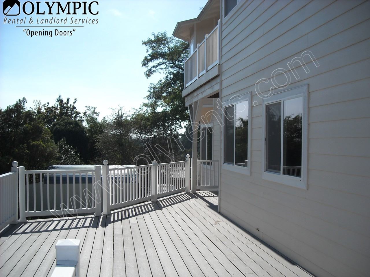 704 5th Ave SE - Photo 2 of 19