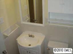 536 Lorna St - Photo 3 of 6