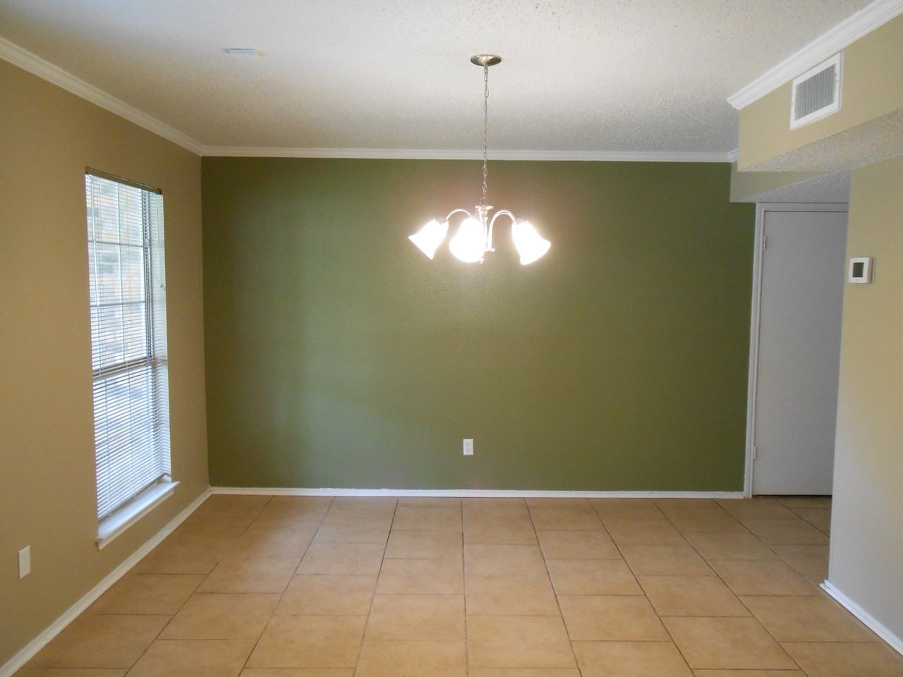 1811 Highland Mist Ln - Photo 2 of 17