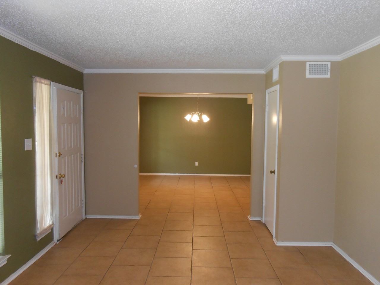 1811 Highland Mist Ln - Photo 3 of 17