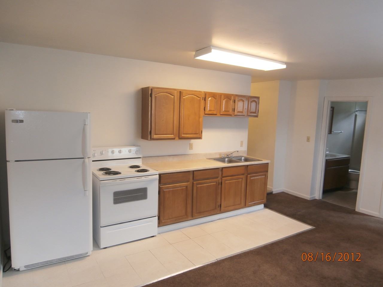 984 Oakland Avenue - Photo 3 of 3
