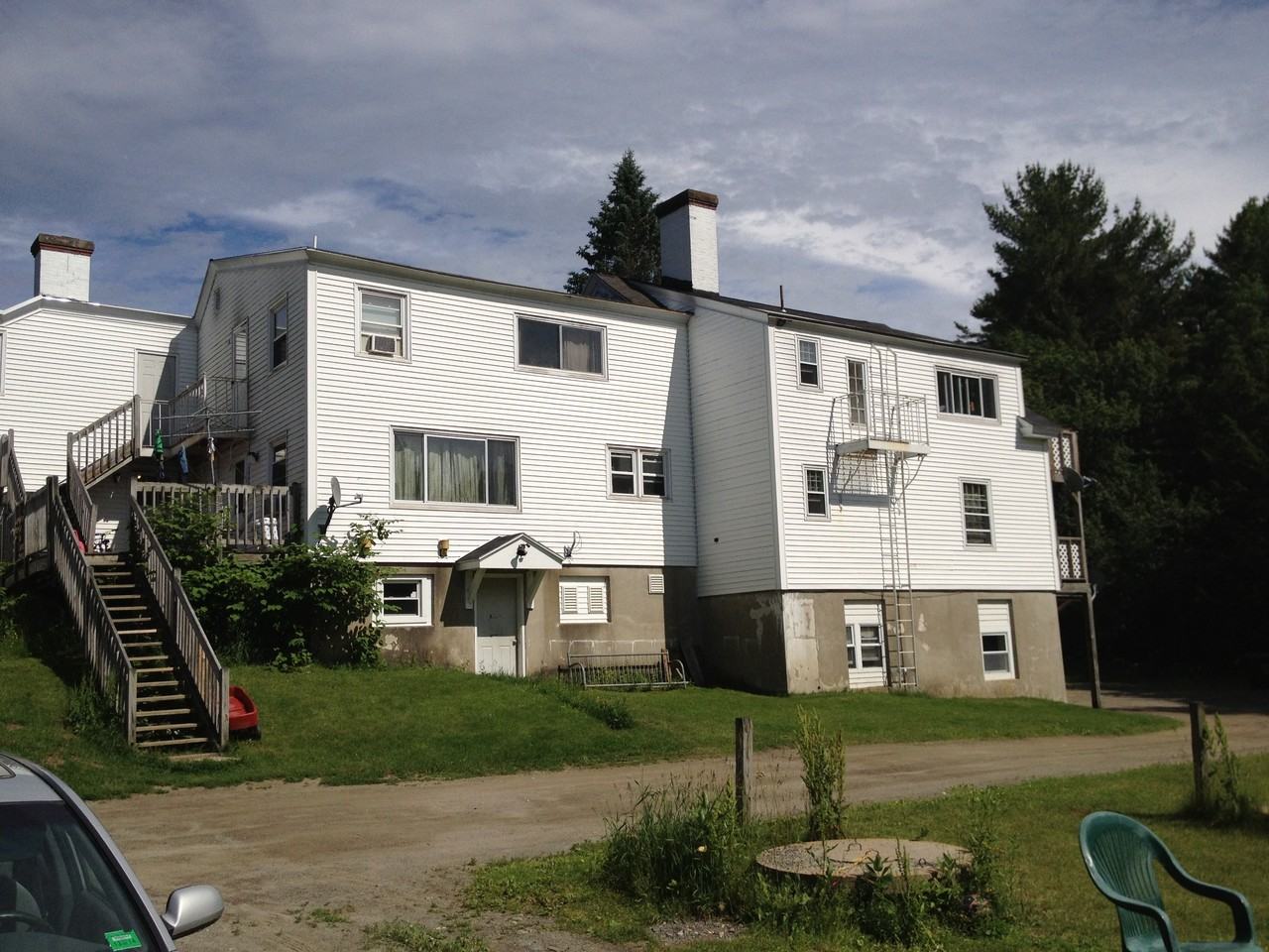 2392 Riverside Drive - Photo 2 of 4