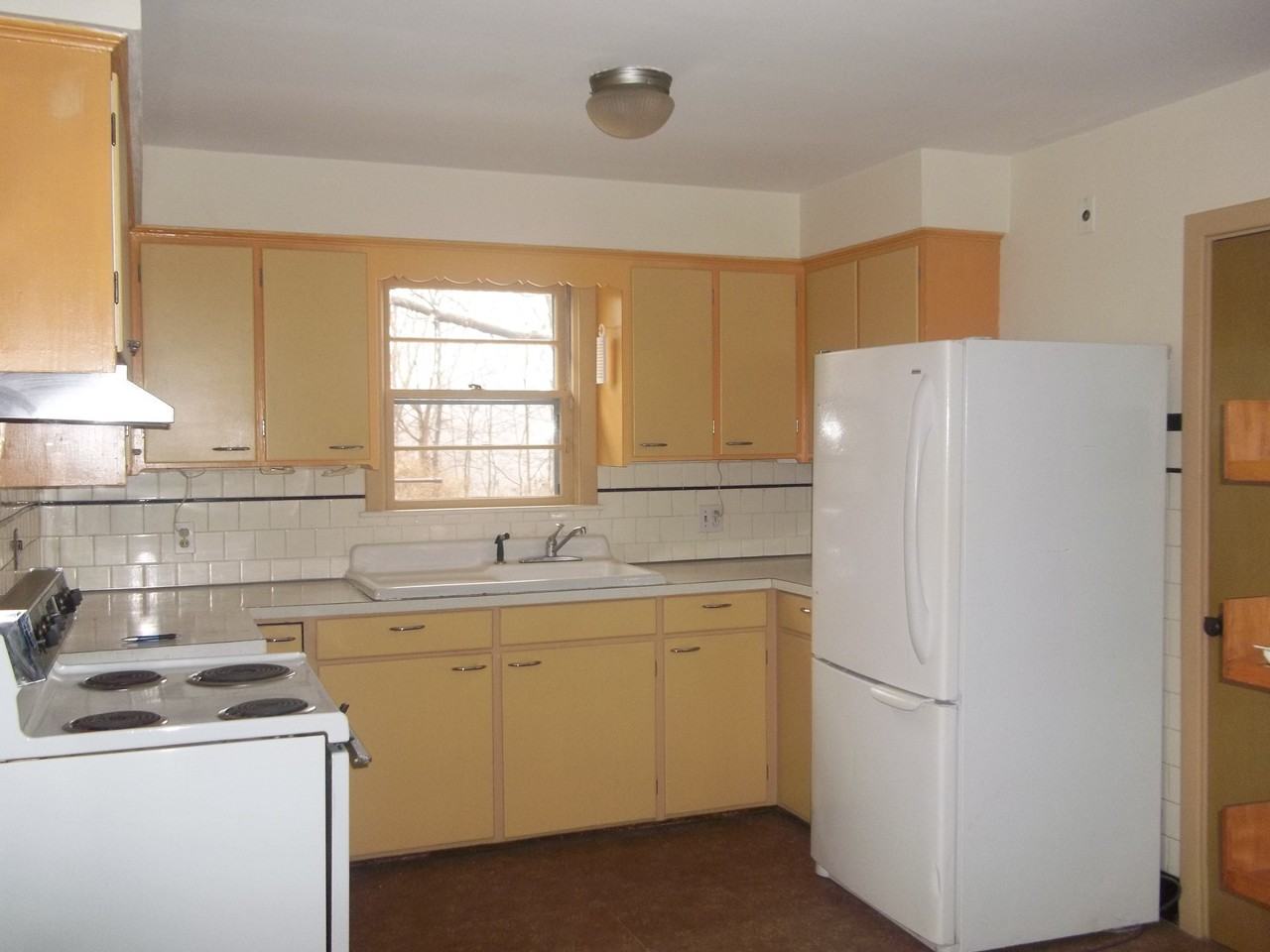 4 Golden Blvd - Photo 2 of 8