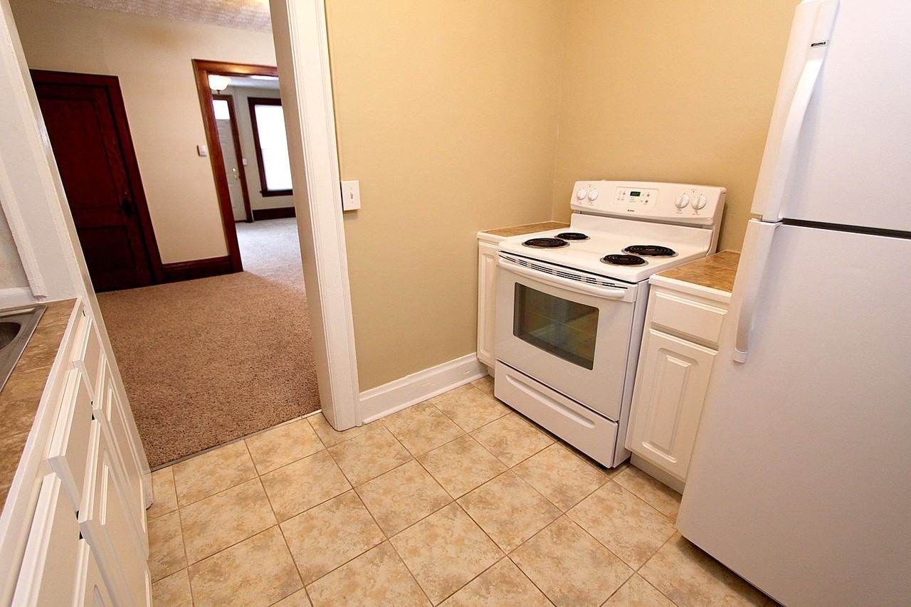 884 E. Whittier St. - Photo 3 of 4