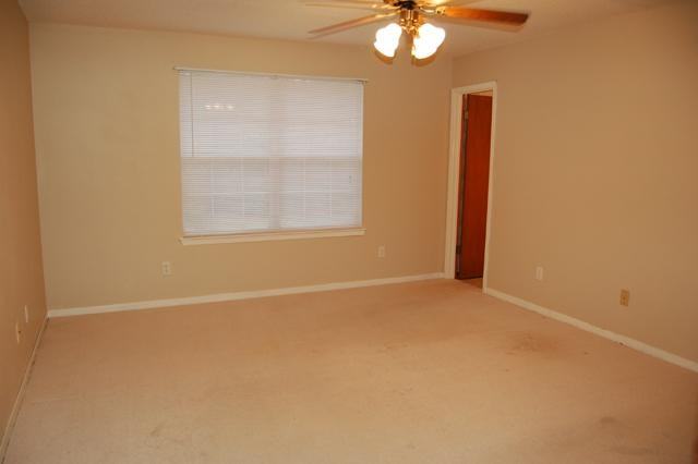 2056 Reef St - Photo 2 of 10