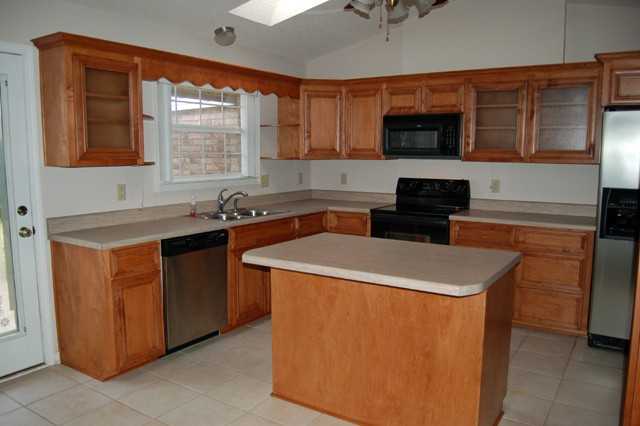 7803 Bay Meadows Dr - Photo 3 of 12