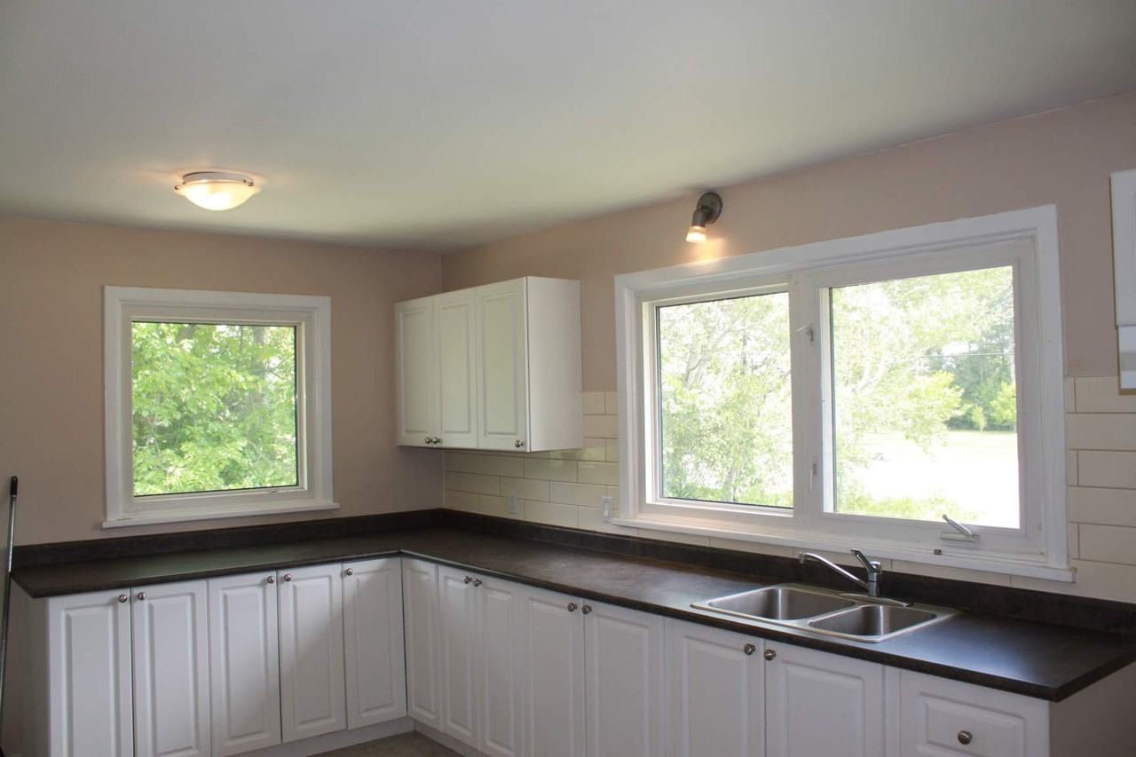 4028 Albion Rd - Photo 3 of 3