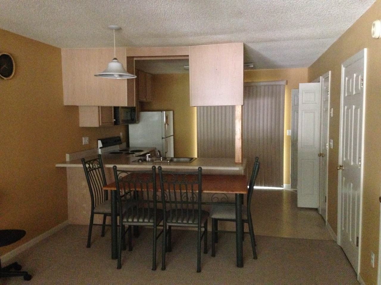 2563 McElroy St - Photo 3 of 7