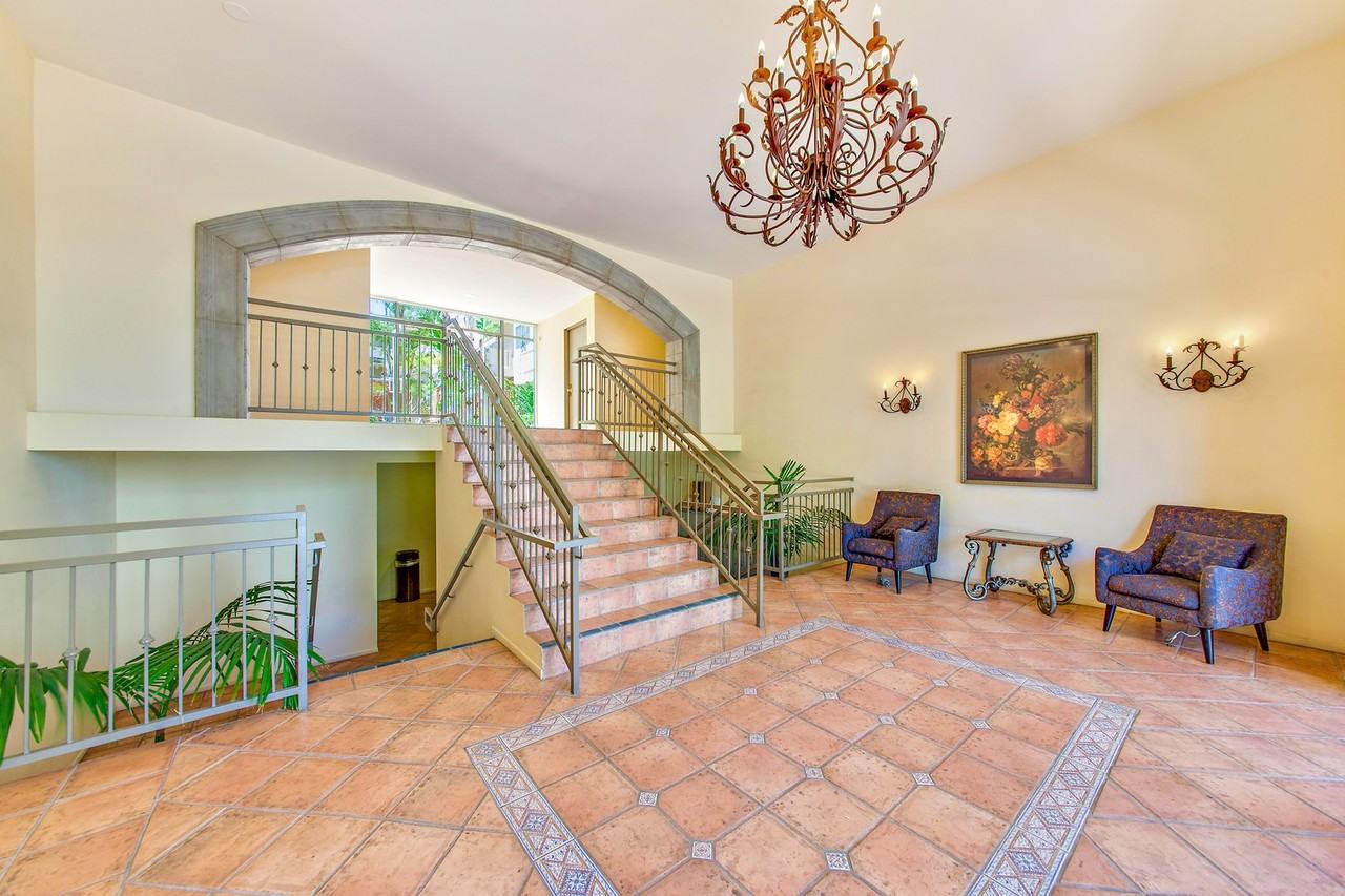 The Brentwood Tuscany - Photo 5 of 12