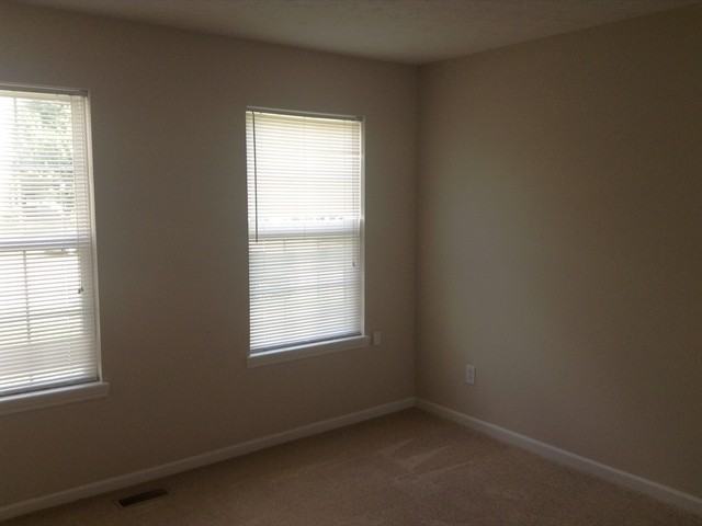 2318 Lammermoor Cir - Photo 3 of 15