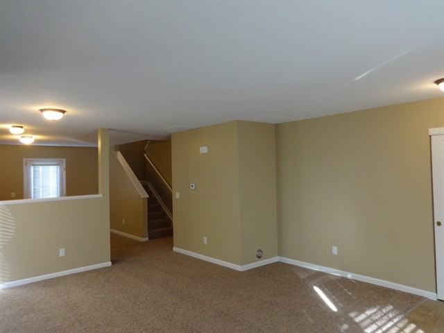 1245 Cloverview St - Photo 2 of 12