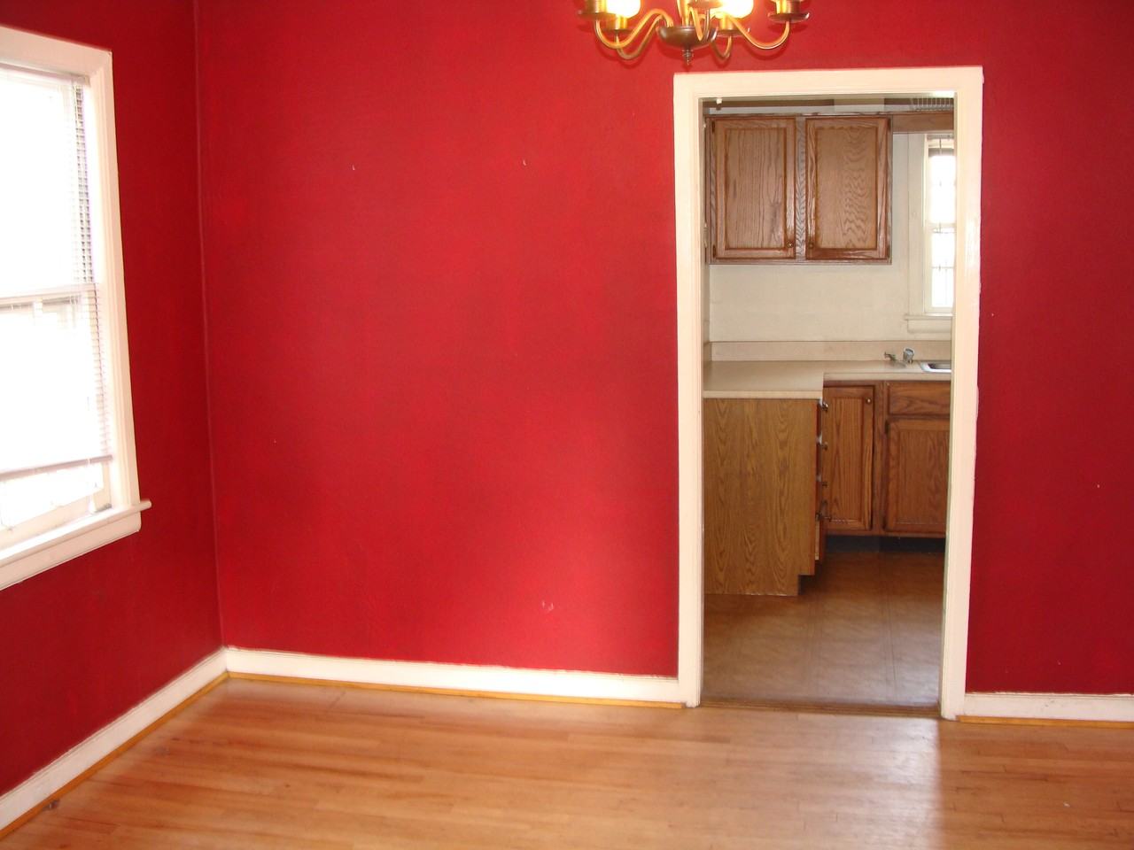 2214 E 37th St - Photo 3 of 11