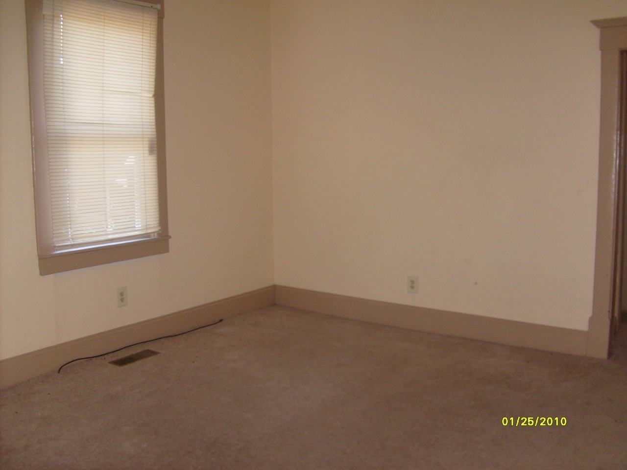 1124 Collins St - Photo 2 of 29