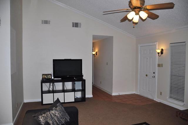 2534 Liberty Ln - Photo 3 of 16