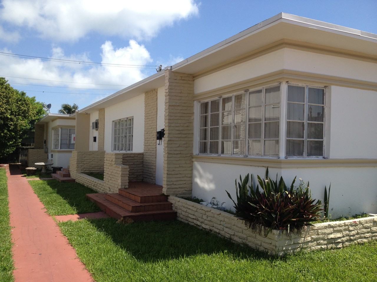 813 82nd St, Miami Beach, FL 33141 2 Bedroom Apartment for 1,250/month