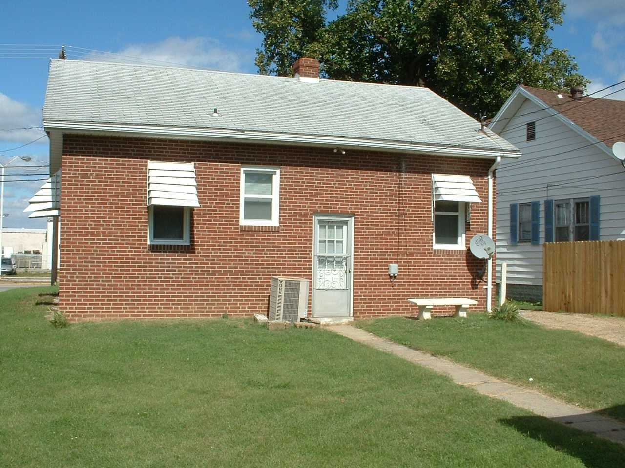 1159 E Columbia St - Photo 3 of 19