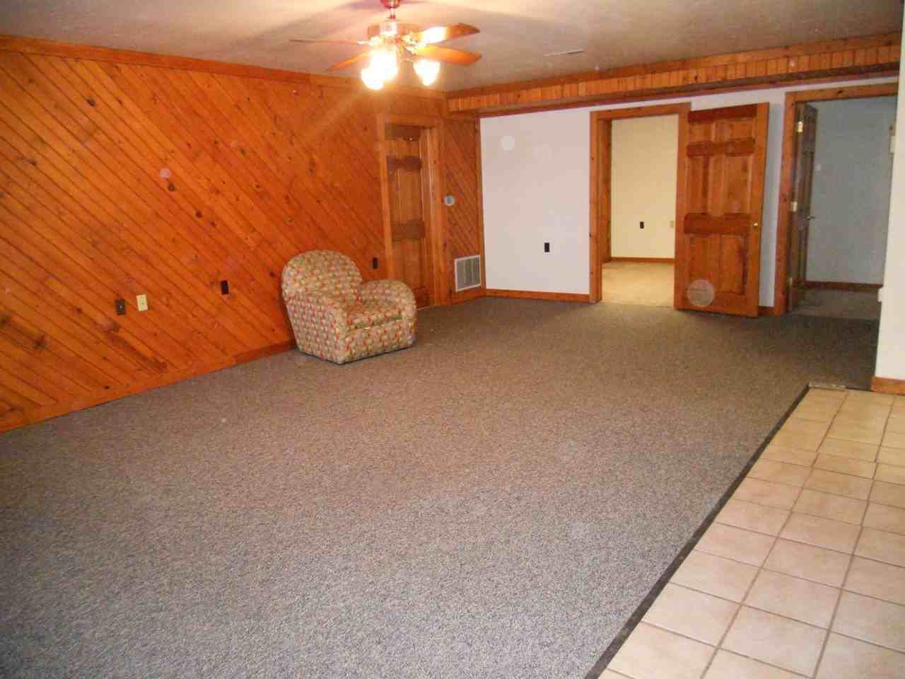 160 S Best St - Photo 2 of 11