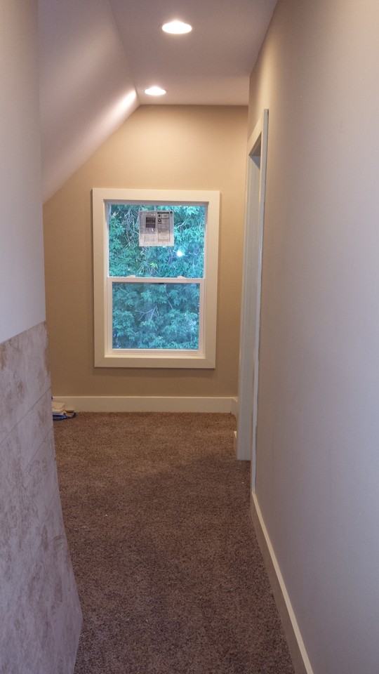 984 Victoria St N - Photo 3 of 31