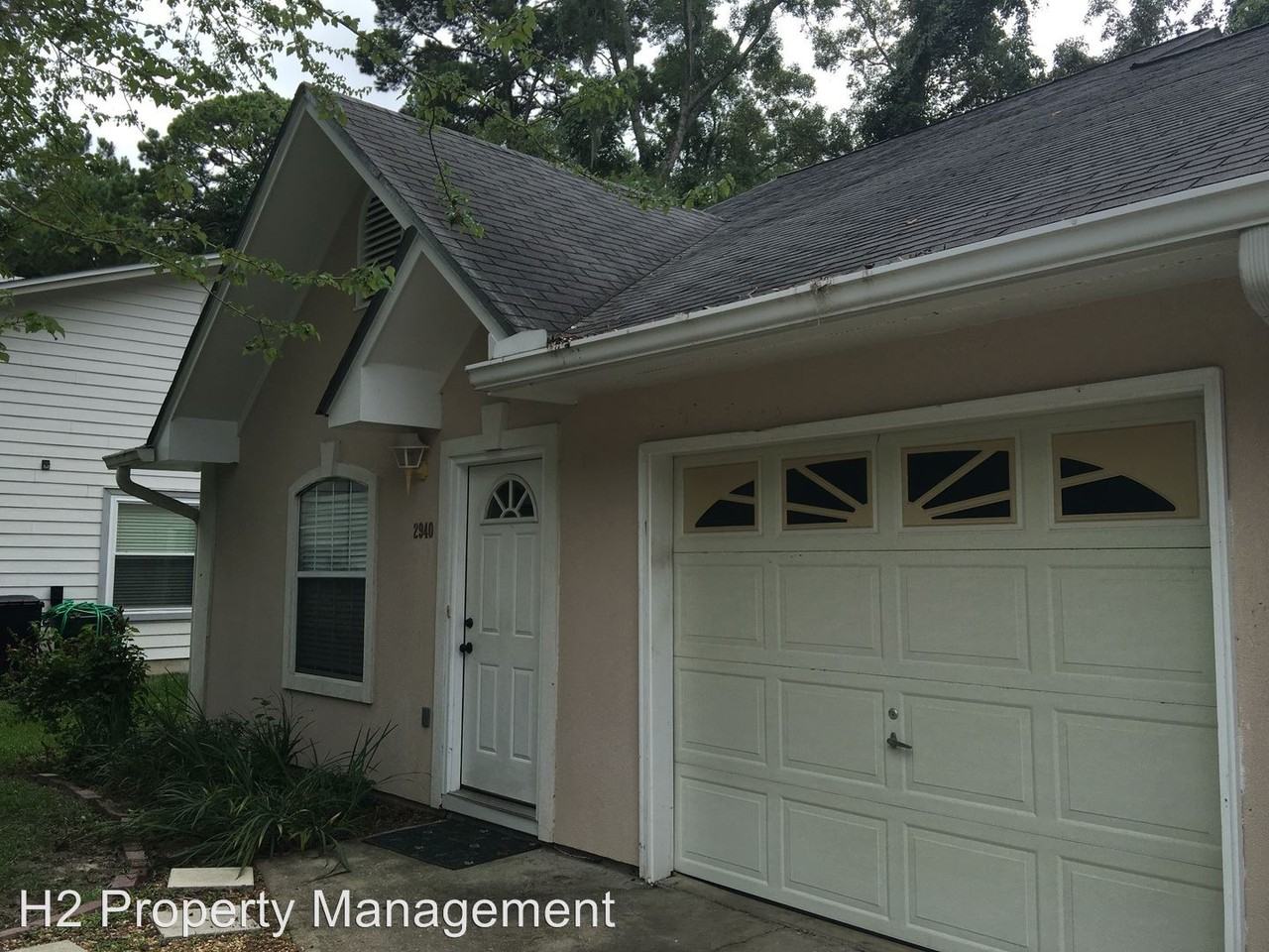 2940 Royal Palm Way - Photo 2 of 21