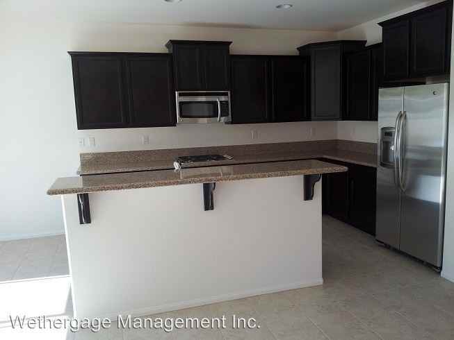 1198 Milwaukee Park - Photo 2 of 8