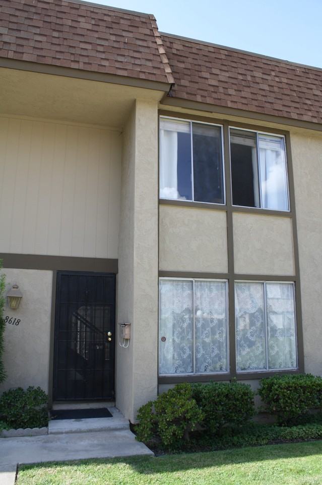 8618 Santa Margarita Ln - Photo 2 of 27