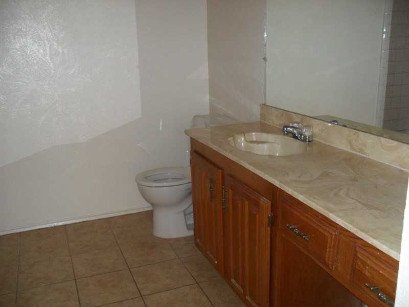 6024 Stoneybrook Dr - Photo 3 of 8