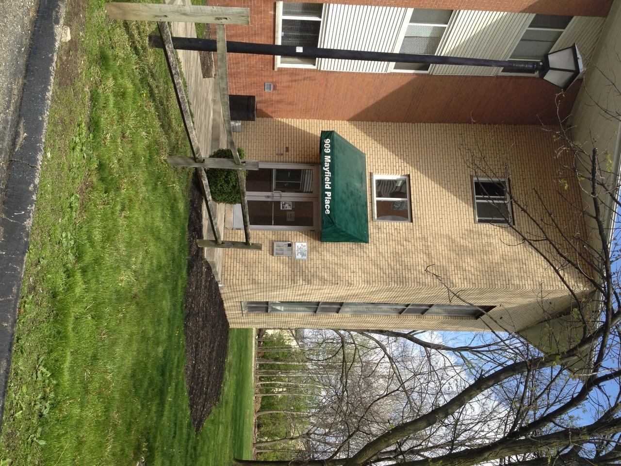 925 Mayfield Place - Photo 3 of 6