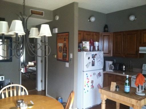 826 Maine St - Photo 3 of 6