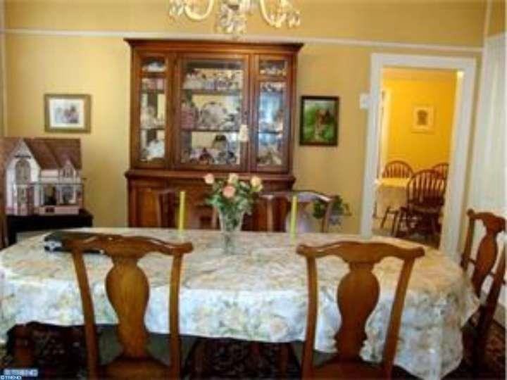 106 E Elm St - Photo 2 of 4