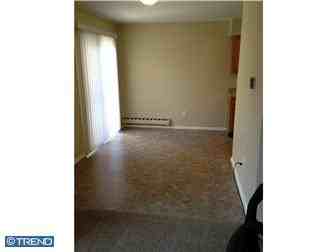 124 Presidential Dr - Photo 3 of 16