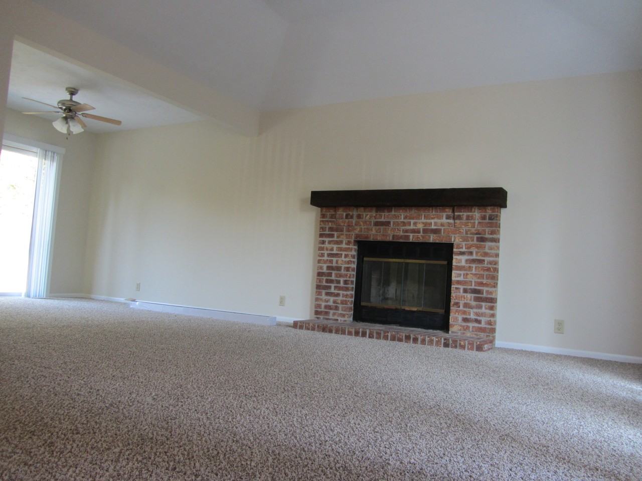 11212 Curtis Ave - Photo 2 of 10