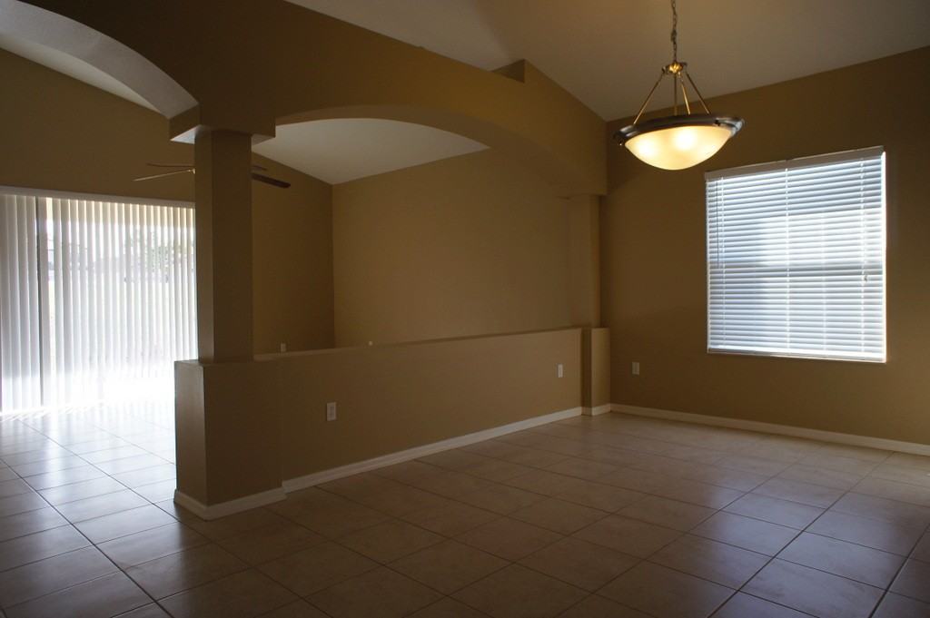 1705 Altavista Cir - Photo 3 of 14