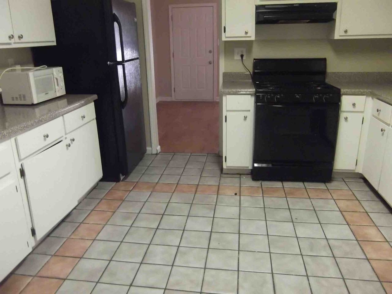4454 Blackbirch Ln - Photo 3 of 21