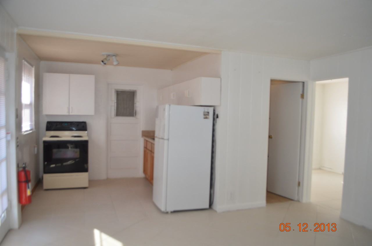 344 S Yonge St #B - Photo 3 of 9