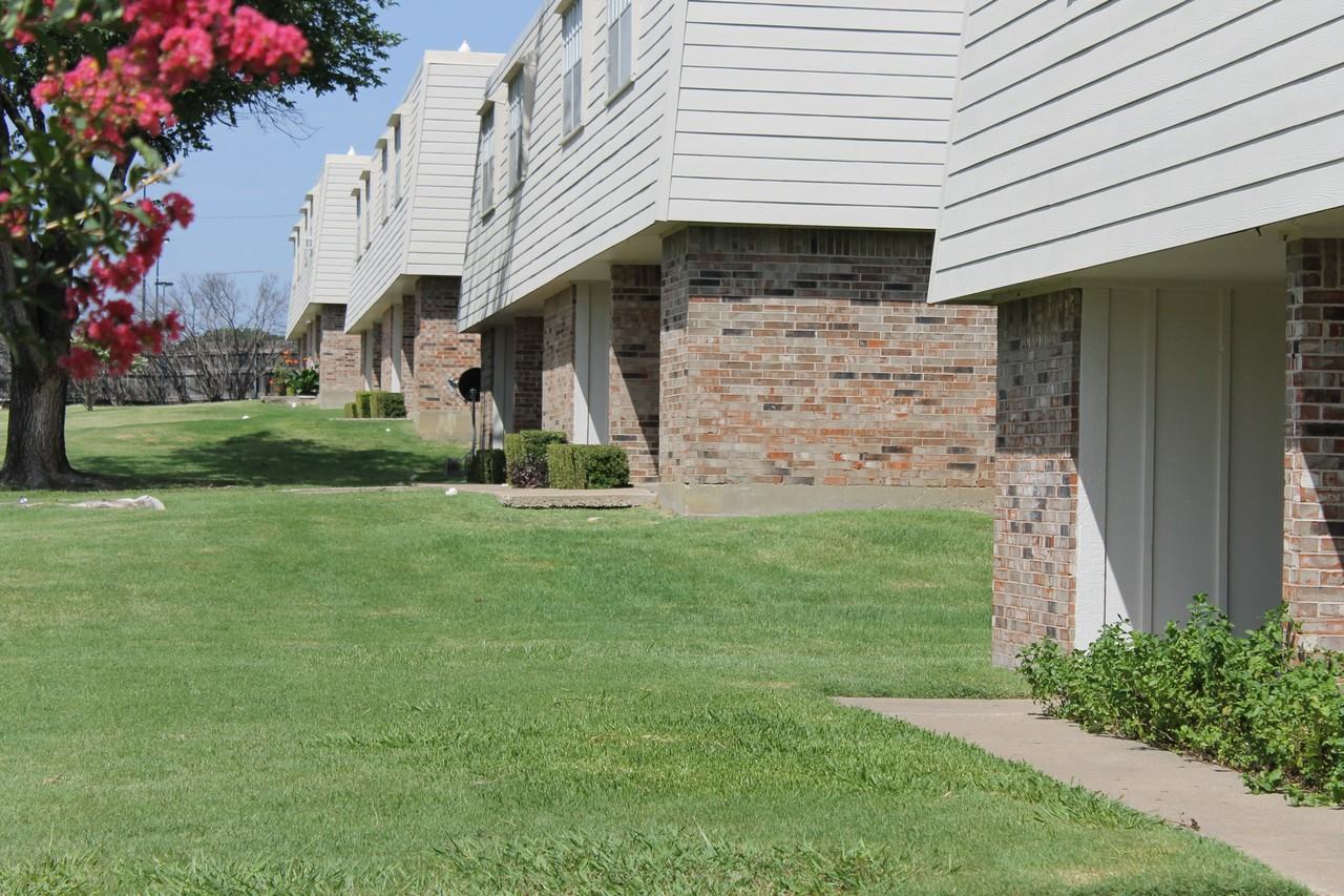 101 Westcourt Dr - Photo 3 of 6