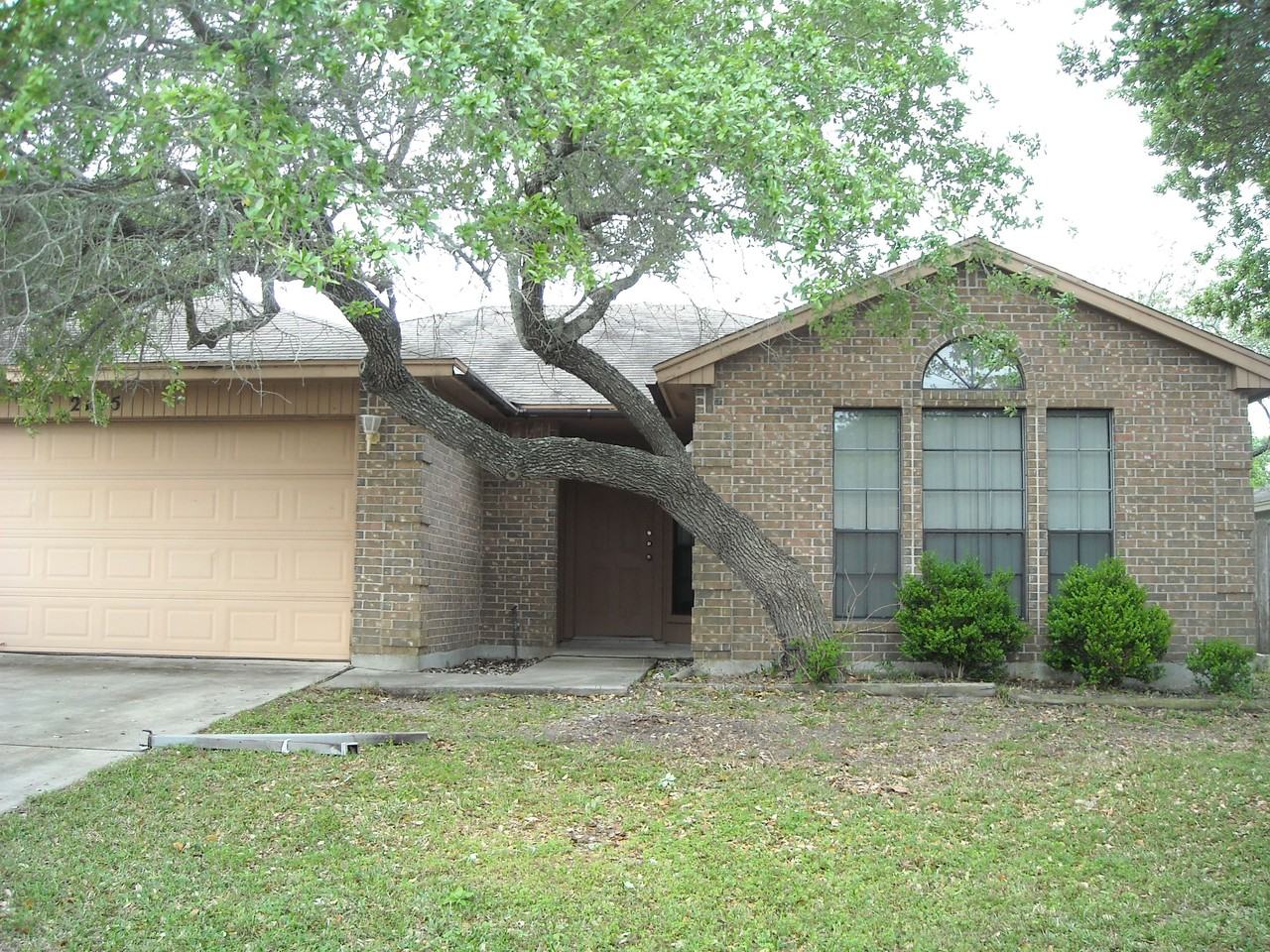 2165 Spring Park Dr - Photo 2 of 3