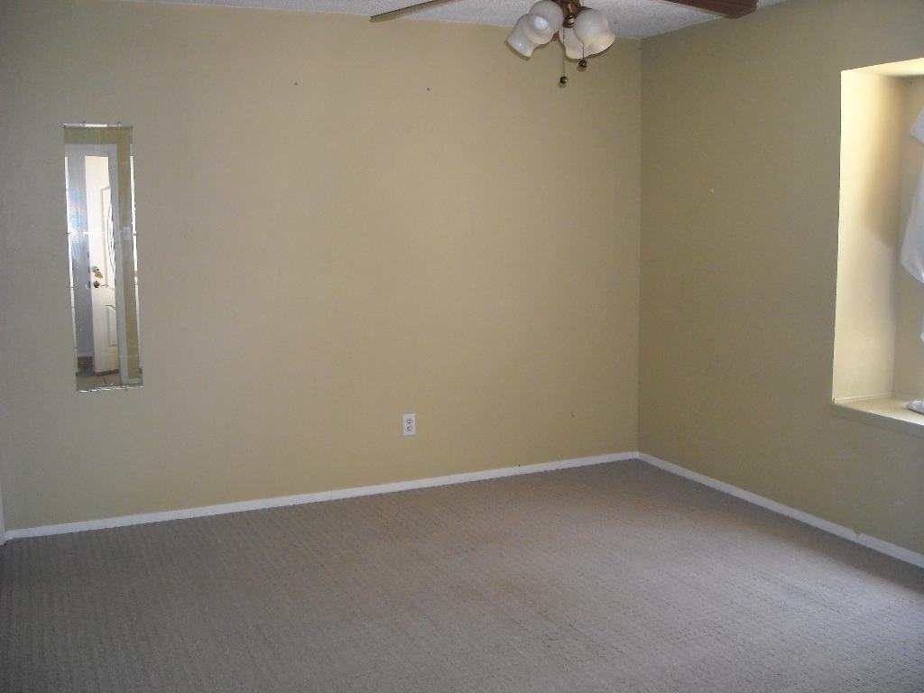 2244 Belair Ave - Photo 3 of 9