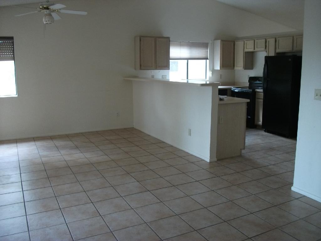 4799 W Daphne Ln - Photo 3 of 12