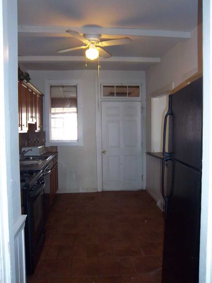 403 E Orange St - Photo 2 of 7