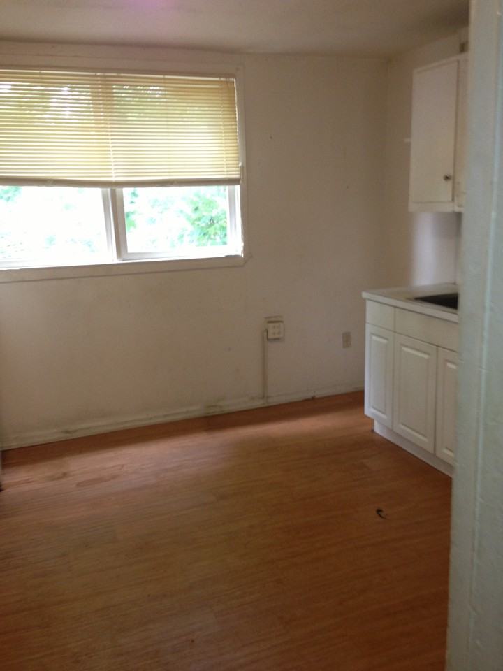 332 Beaver St - Photo 3 of 8