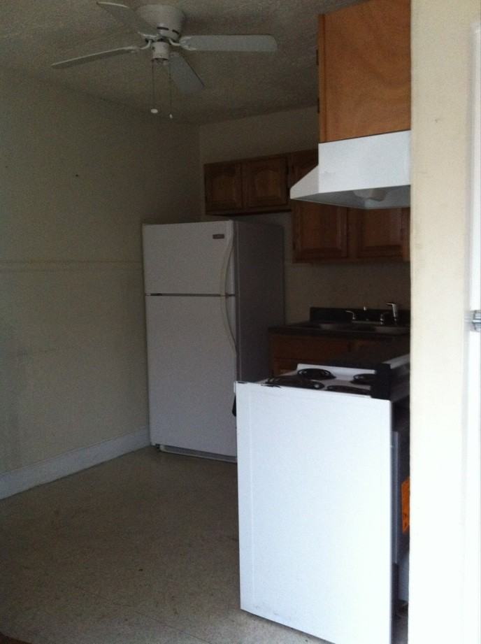 260 W Princess St - Photo 2 of 4