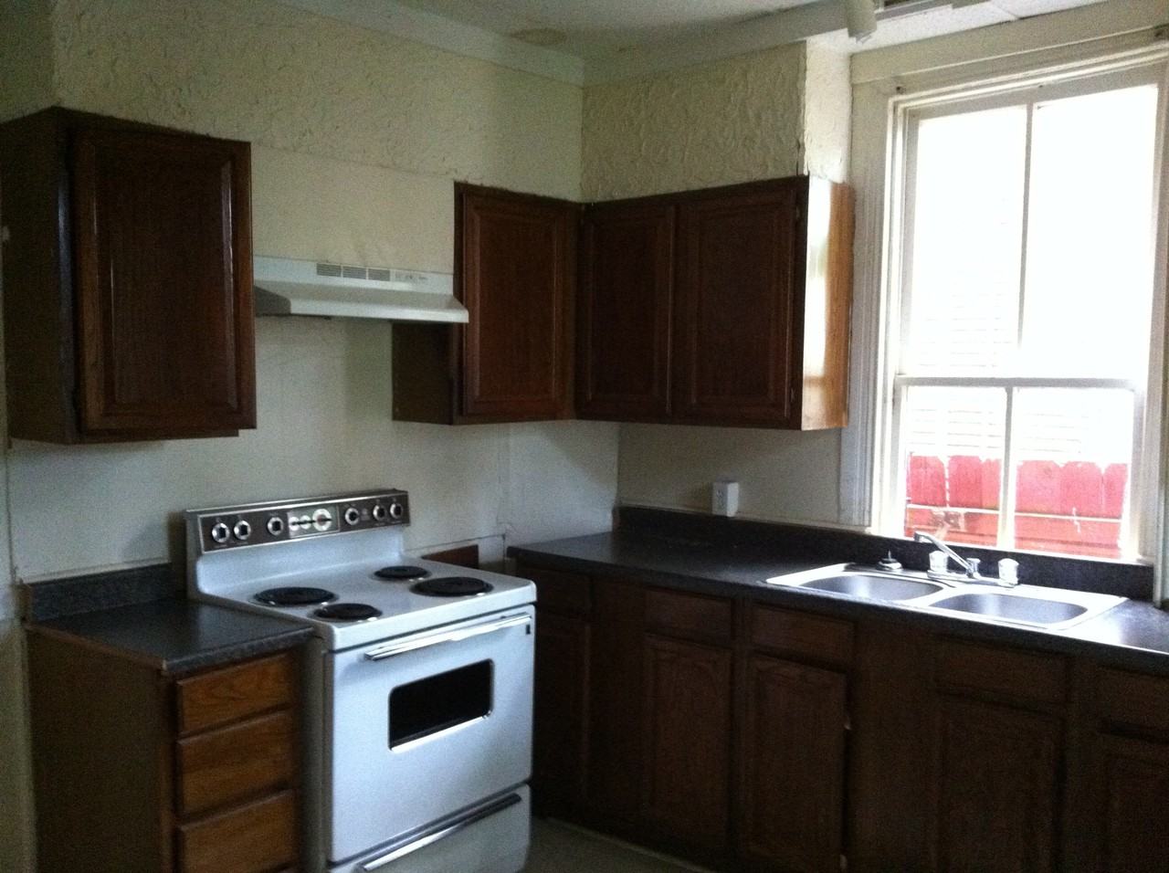 124 S. WEST STREET - Photo 3 of 5