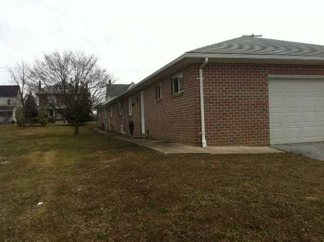 272 S Pleasant Ave - Photo 3 of 14