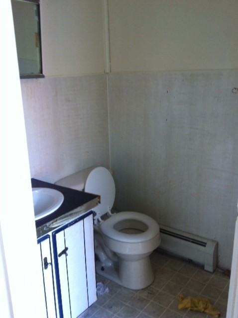 129 S Penn St - Photo 3 of 4
