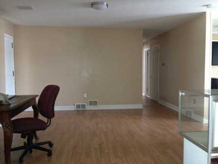 104 Auction Rd - Photo 3 of 8