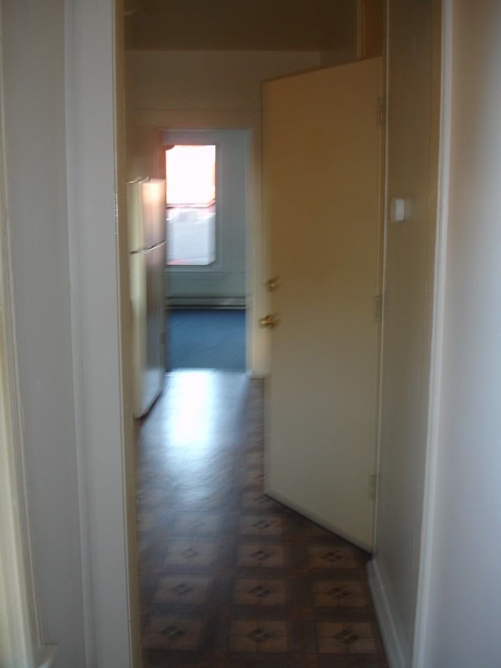 416-418 MANOR STREET - Photo 3 of 6