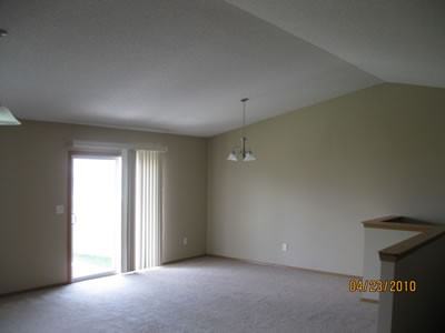 406 Stone Dr - Photo 2 of 8