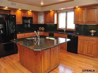 13607 Parker Cir - Photo 3 of 26