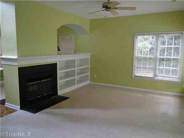 145 Leeds Ln - Photo 3 of 4