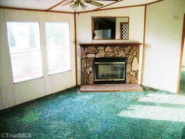 1095 Winding Ridge Rd - Photo 2 of 3